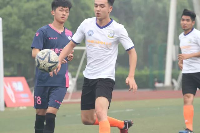 降维打击！克拉克森单节狂砍24分打懵中国男篮